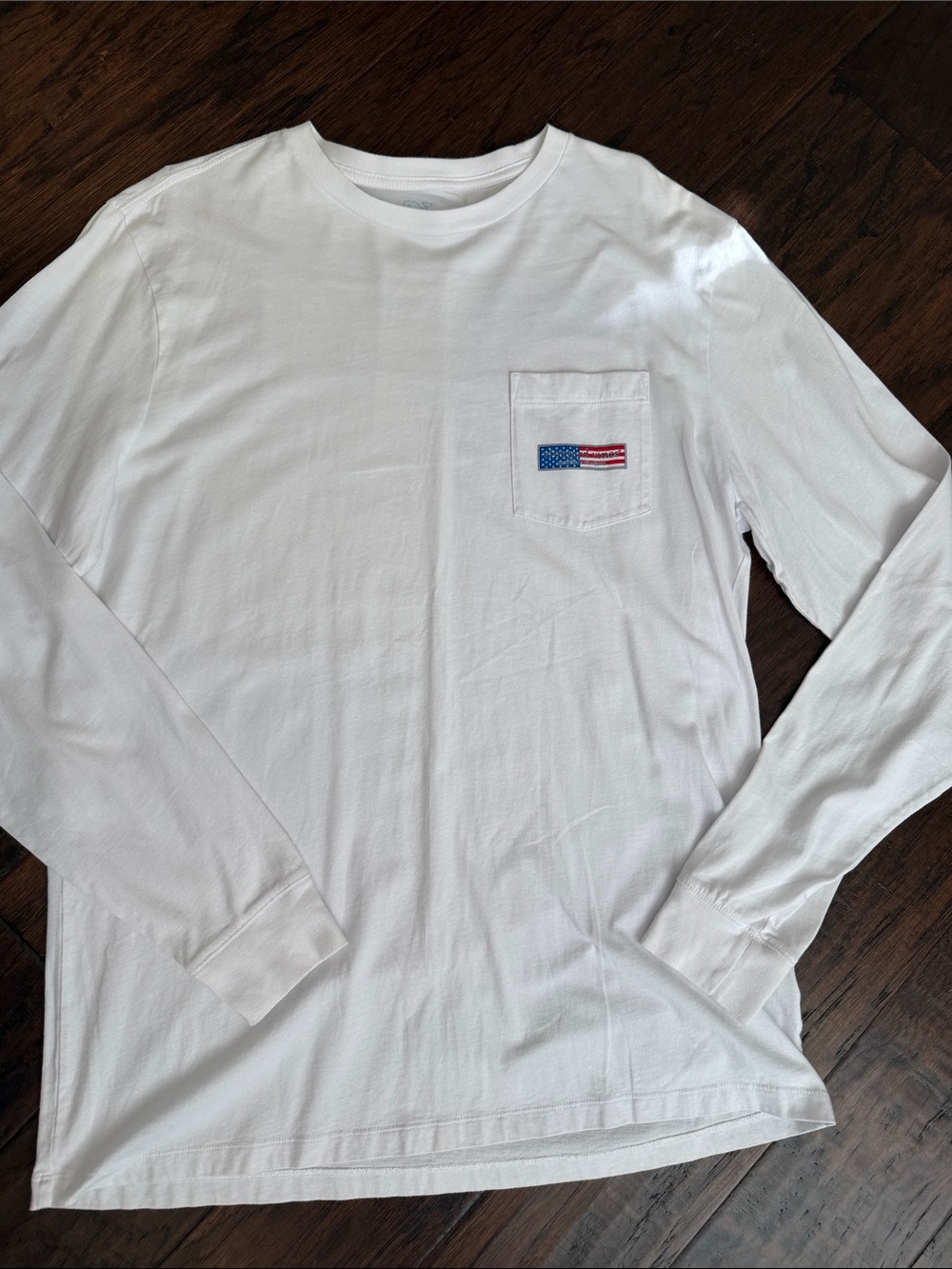 Men's White Vineyard Vines Long Sleeve Pocket Tee with Flag Patch
